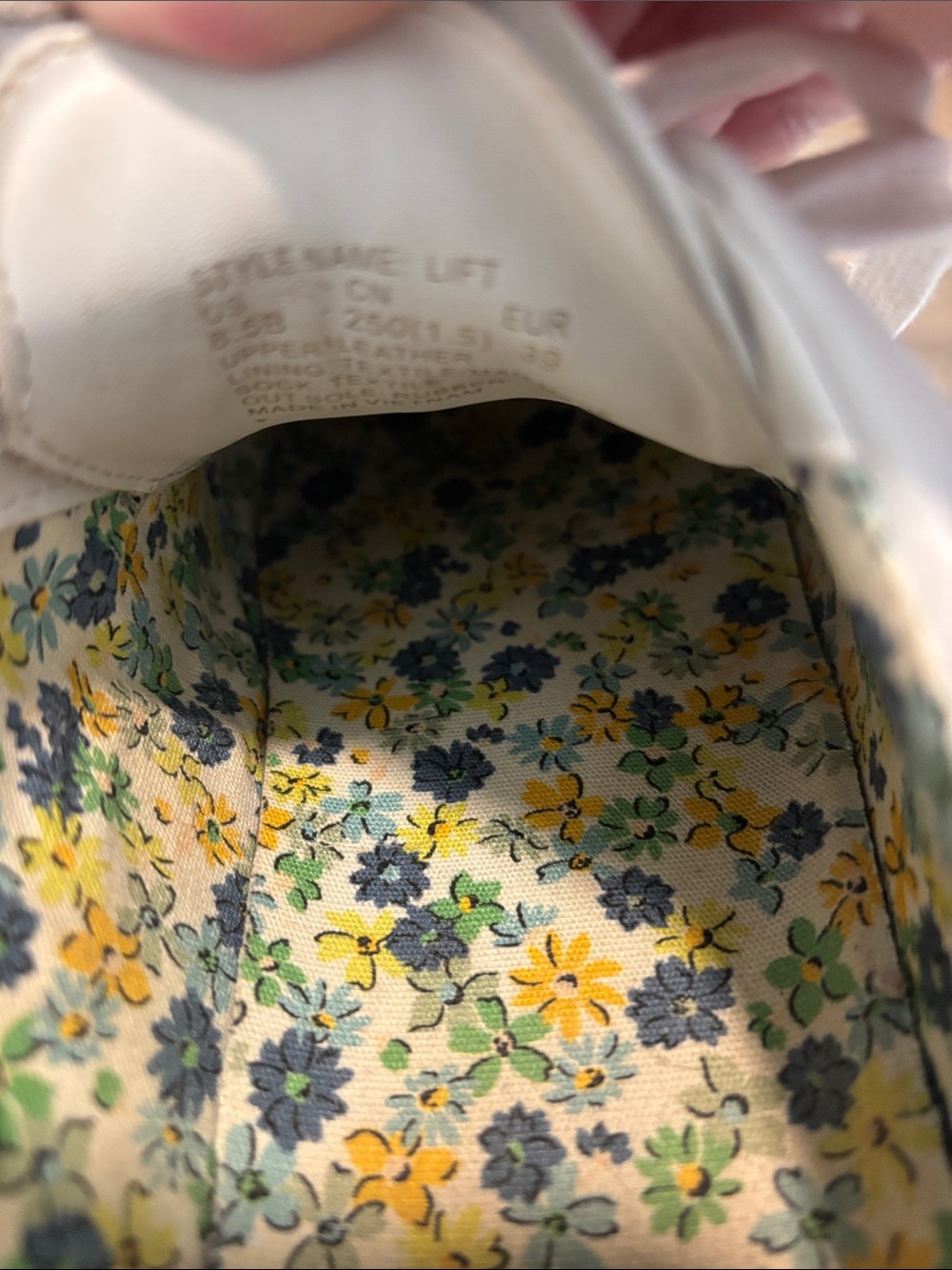 kate spade White and Green Leather Sneakers - Picture 6 of 6
